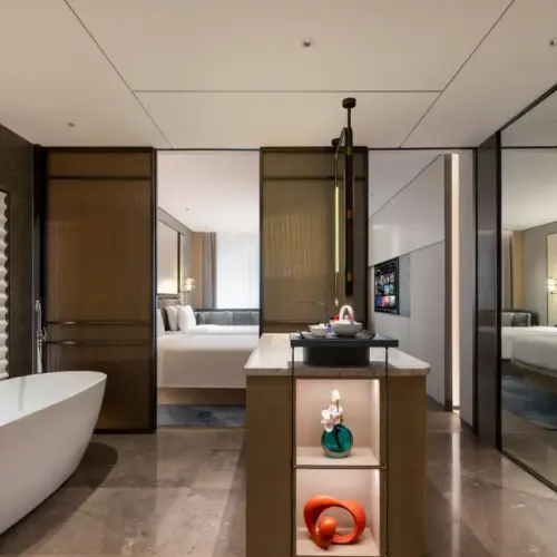 Heyi Family Room (Tub + Mini Fridge + Bathrobe)