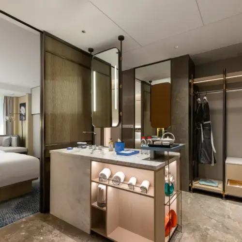 Heyi Family Room (Tub + Mini Fridge + Bathrobe)