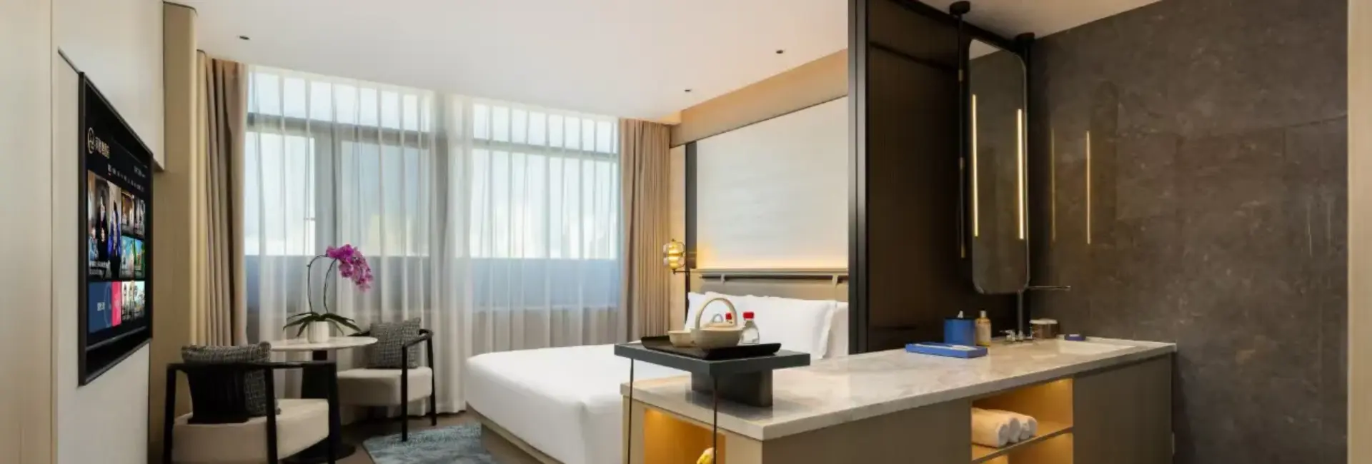 King-Size Bed Room